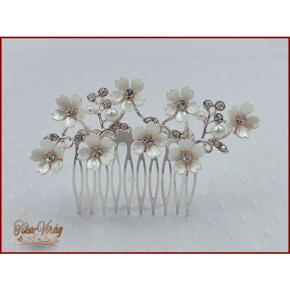 VIRÁGOKKAL DÍSZÍTETT STRASSZOS FEHÉR KONTYTŰ 10 CM X 4 CM CARCI-22606.